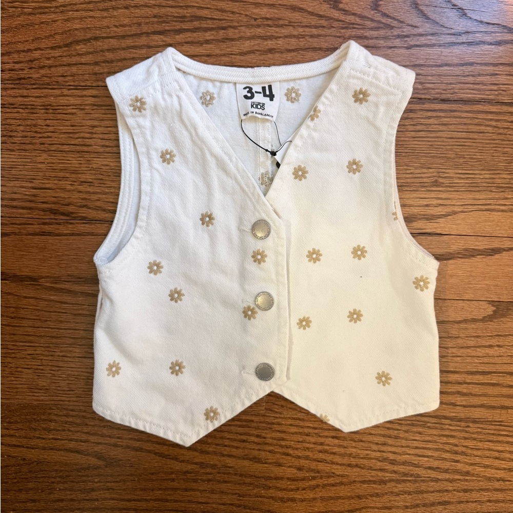 NEW Cotton On Denim Vest with Embroidered Flowers 3-4 Years - Picture 1 of 7